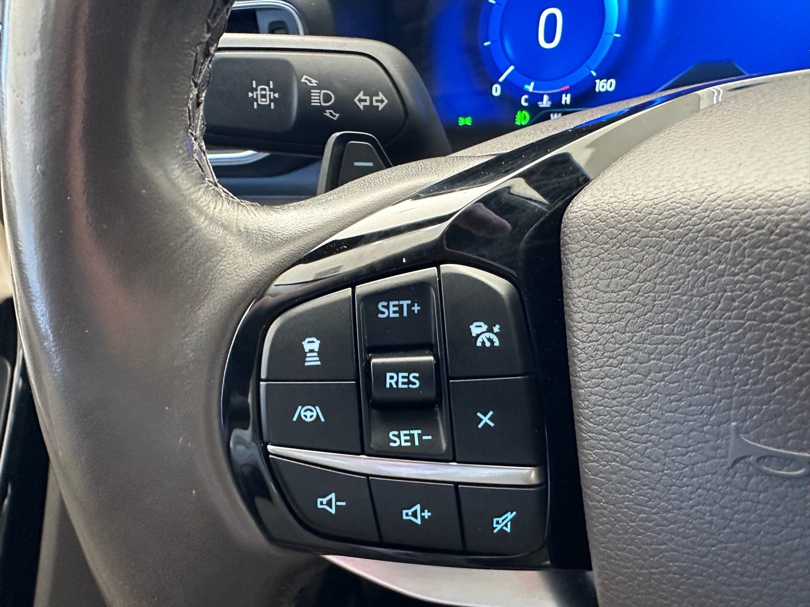 Used 2021 Ford Explorer Platinum w/ Equipment Group 601A AWD/4WD image 38