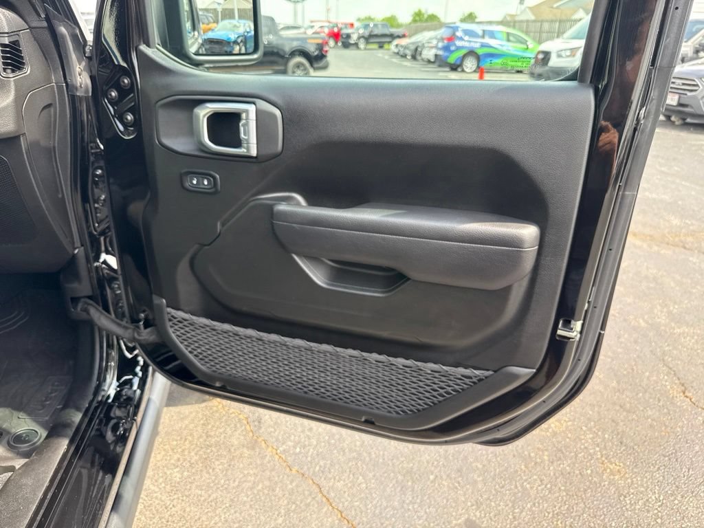 Used 2024 Jeep Wrangler Unlimited AWD/4WD image 36