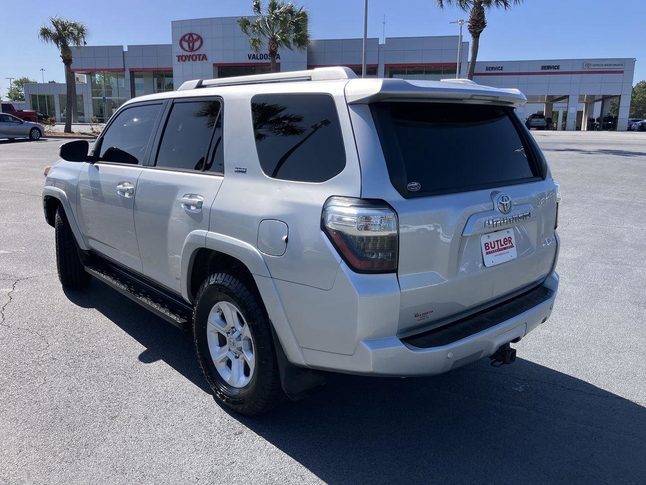 Used 2016 Toyota 4Runner SR5 image 3