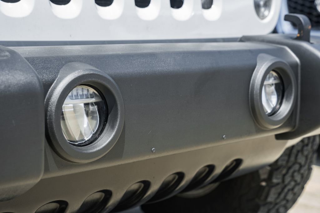 Used 2017 Jeep Wrangler Unlimited Rubicon w/ Cold Weather Group image 11