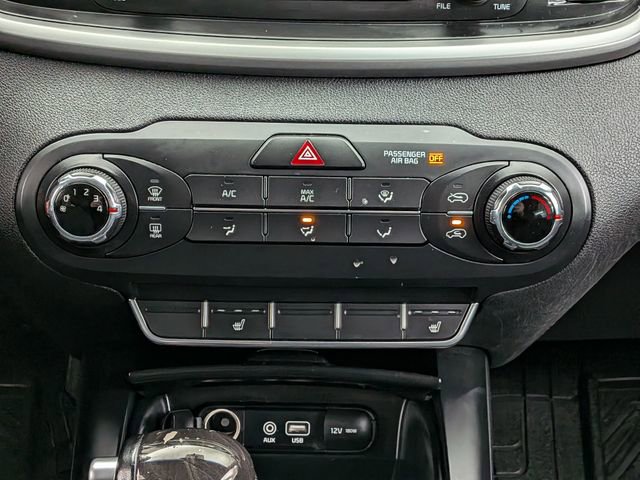 Used 2016 Kia Sorento LX w/ LX Convenience Package image 24