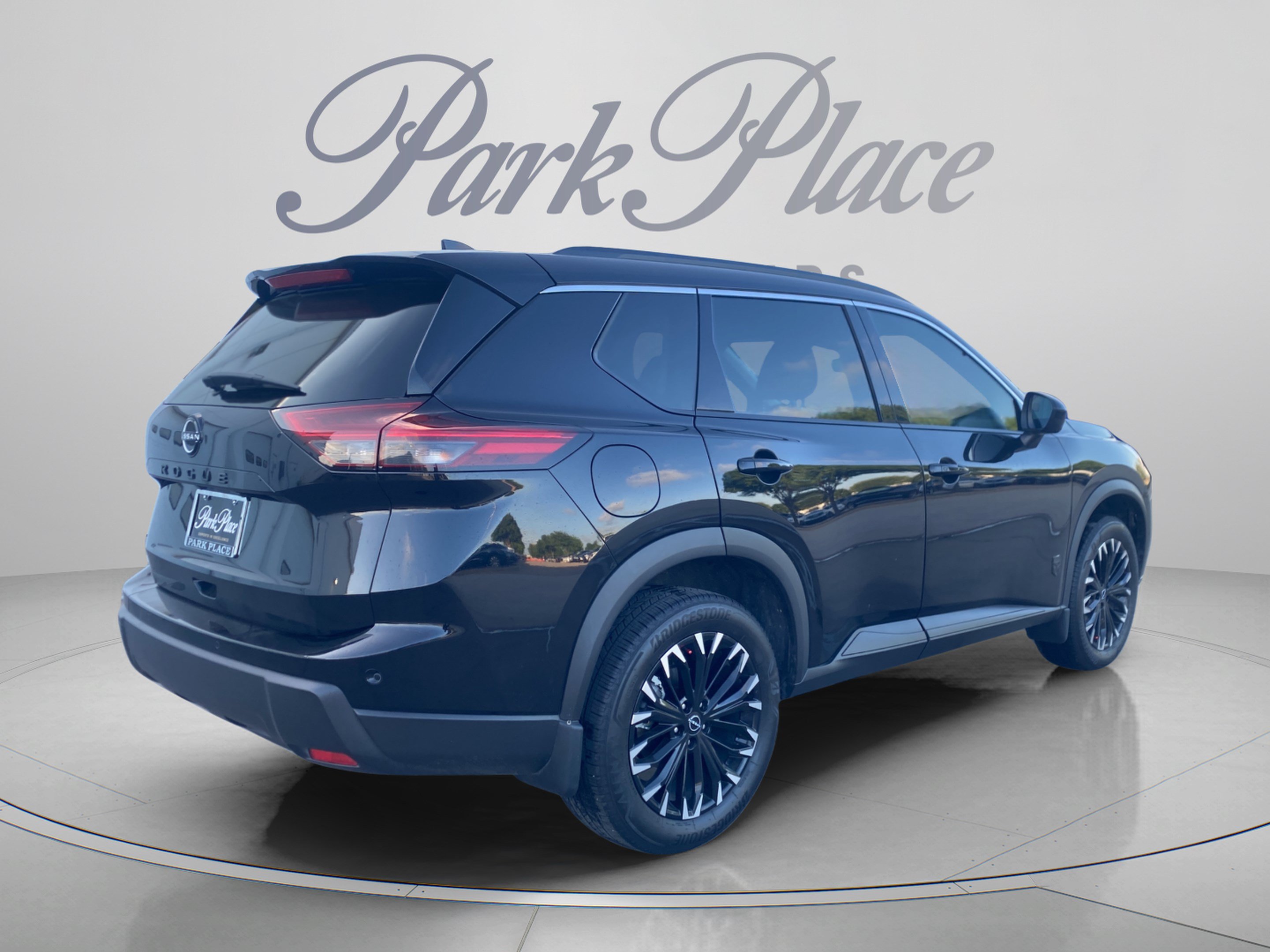 Used 2026 Nissan Rogue Dark Armor FWD image 6