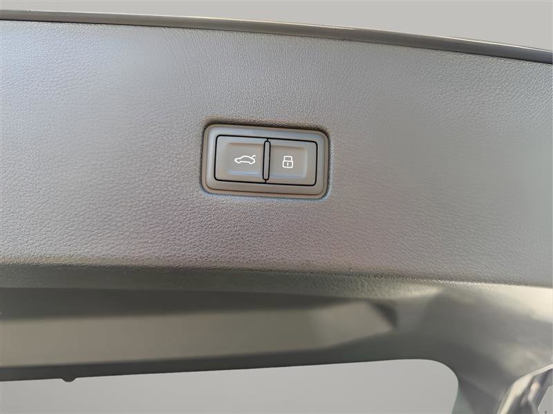 Used 2020 Audi Q8 Prestige w/ Prestige Package AWD/4WD image 41