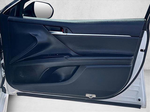 Used 2018 Toyota Camry SE image 15