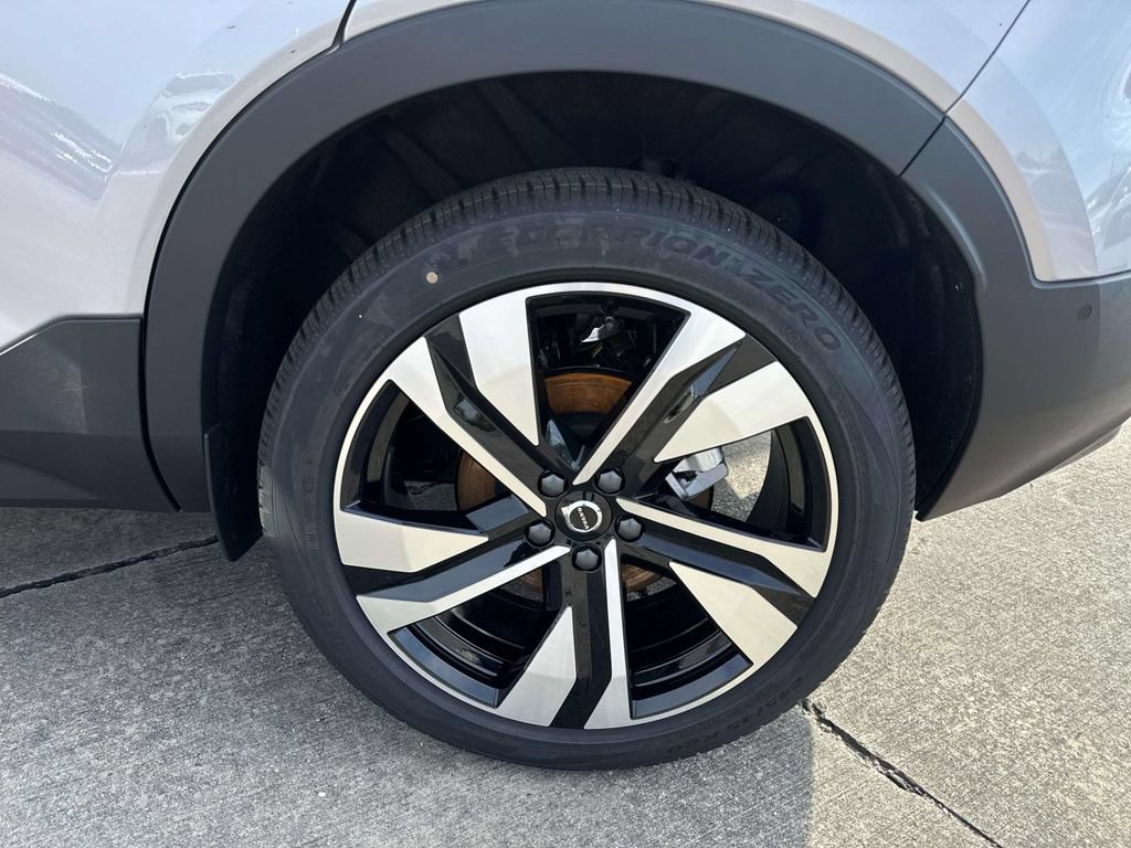 New 2026 Volvo XC40 B5 Ultra AWD/4WD image 5