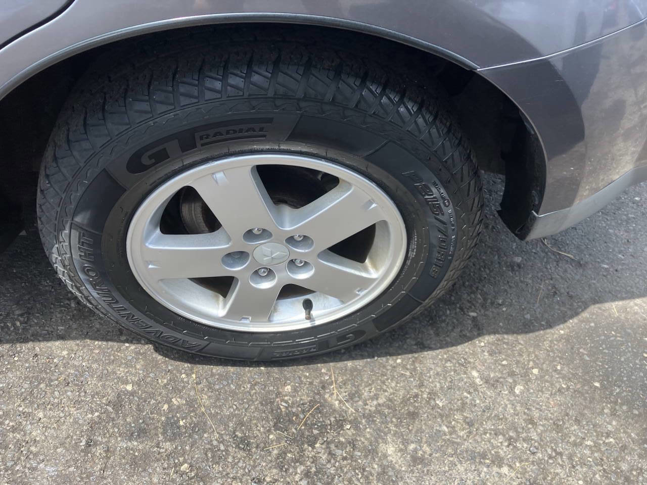 Used 2009 Mitsubishi Outlander ES image 12