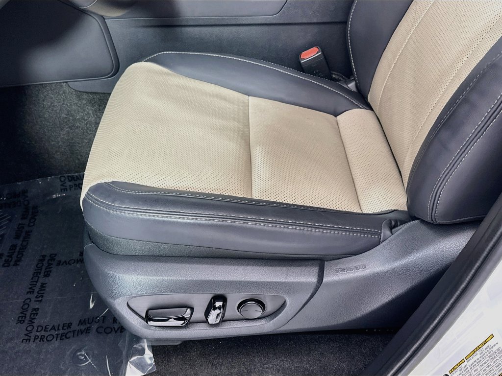 Used 2024 Lexus GX 550 AWD/4WD image 22