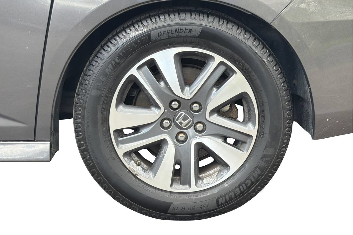Used 2015 Honda Odyssey Touring Elite image 27