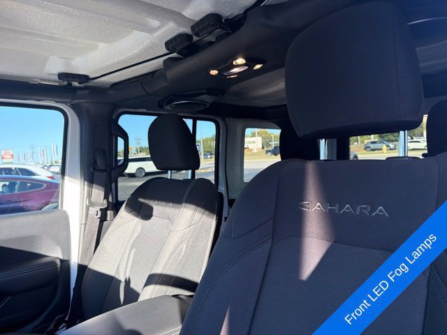 Used 2019 Jeep Wrangler Unlimited Sahara AWD/4WD image 19