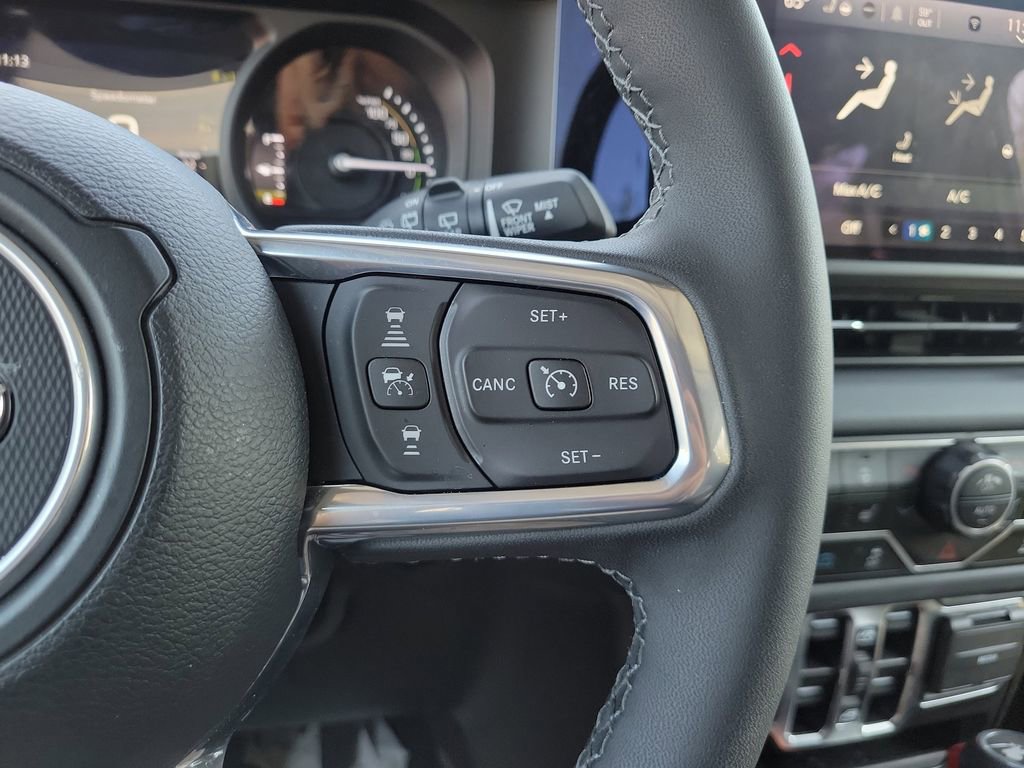 Certified 2025 Jeep Wrangler Unlimited Sahara AWD/4WD image 26