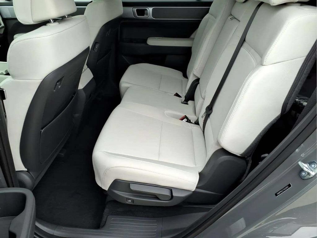 New 2026 Hyundai Santa Fe SE FWD image 12