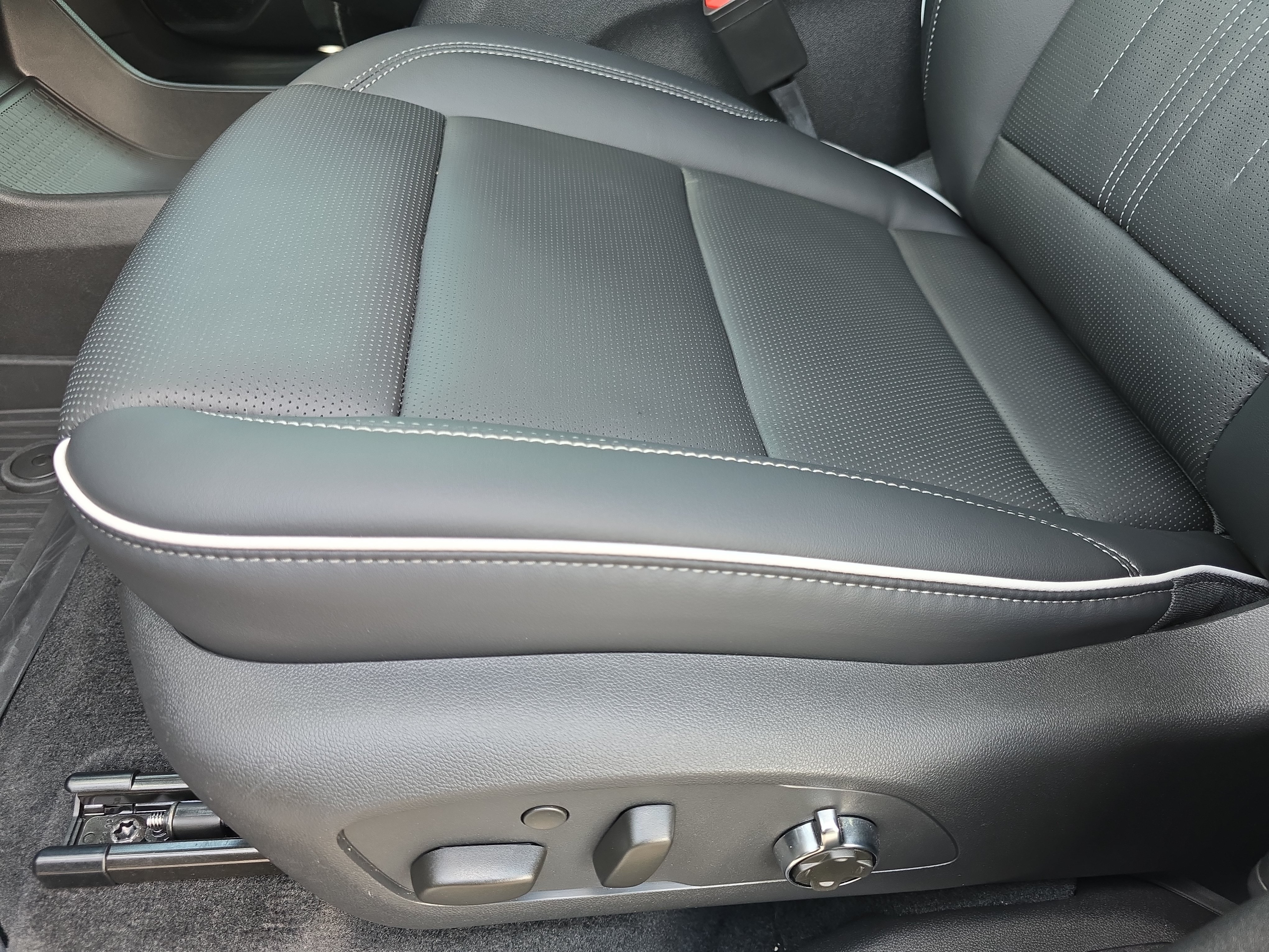 Used 2026 Buick Enclave Avenir w/ Super Cruise Package FWD image 33