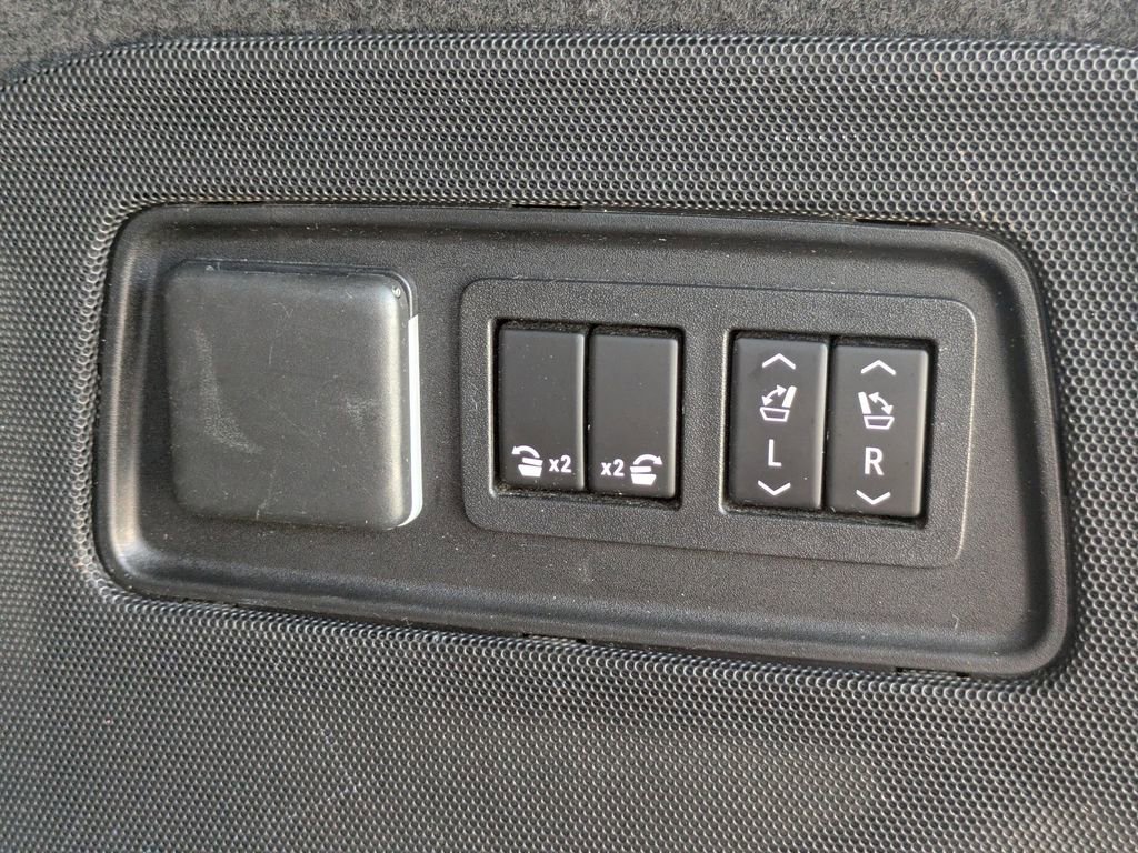 Used 2021 Cadillac Escalade Sport w/ Driver Assist Tech Package image 14