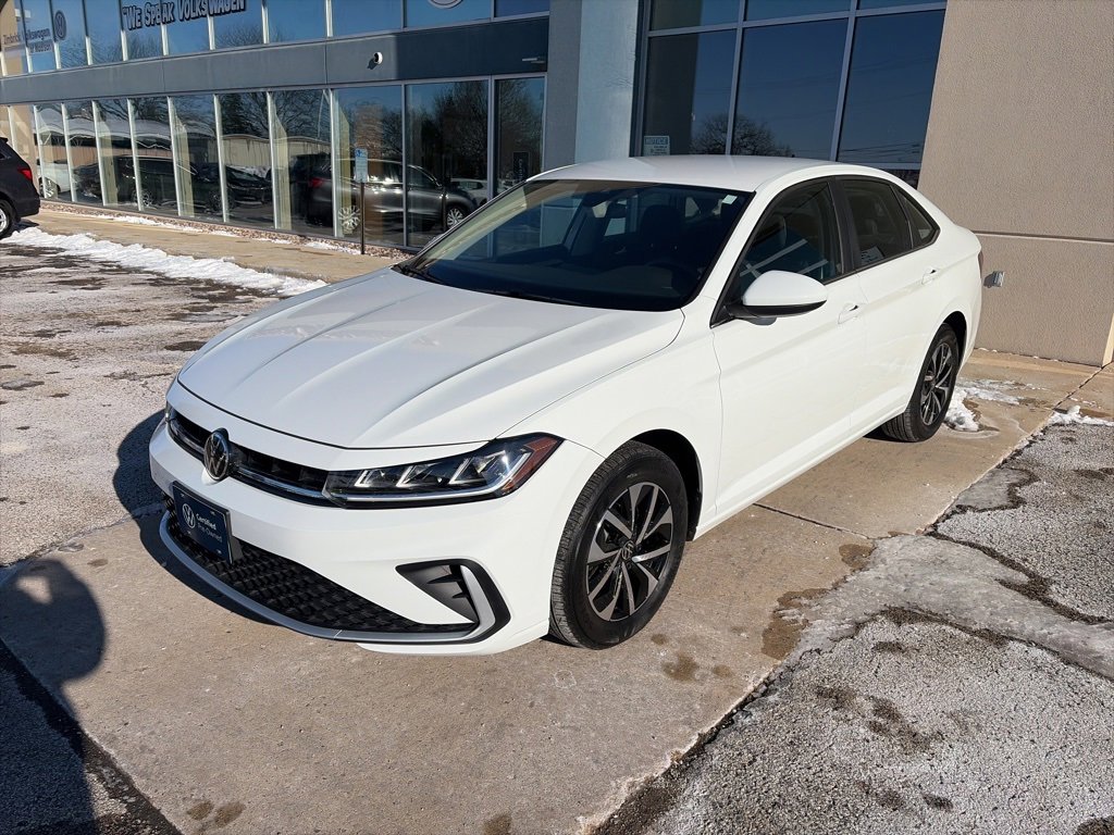 Certified 2025 Volkswagen Jetta S image 4