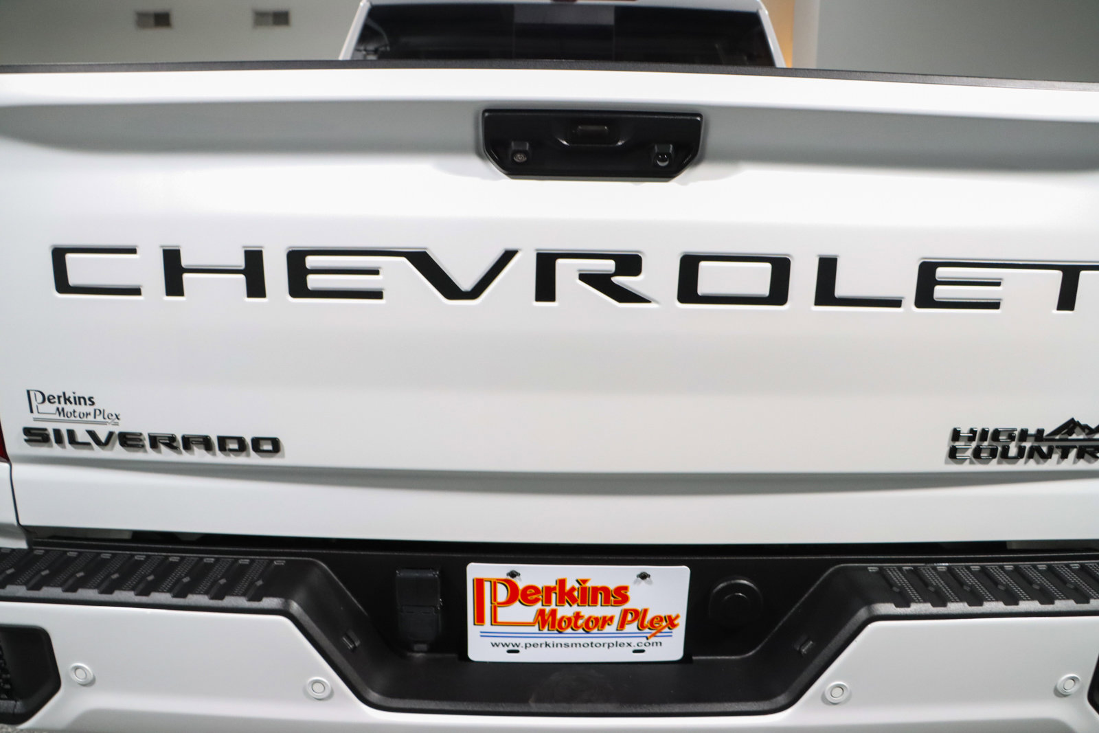 Used 2023 Chevrolet Silverado 2500 High Country w/ Technology Package image 8