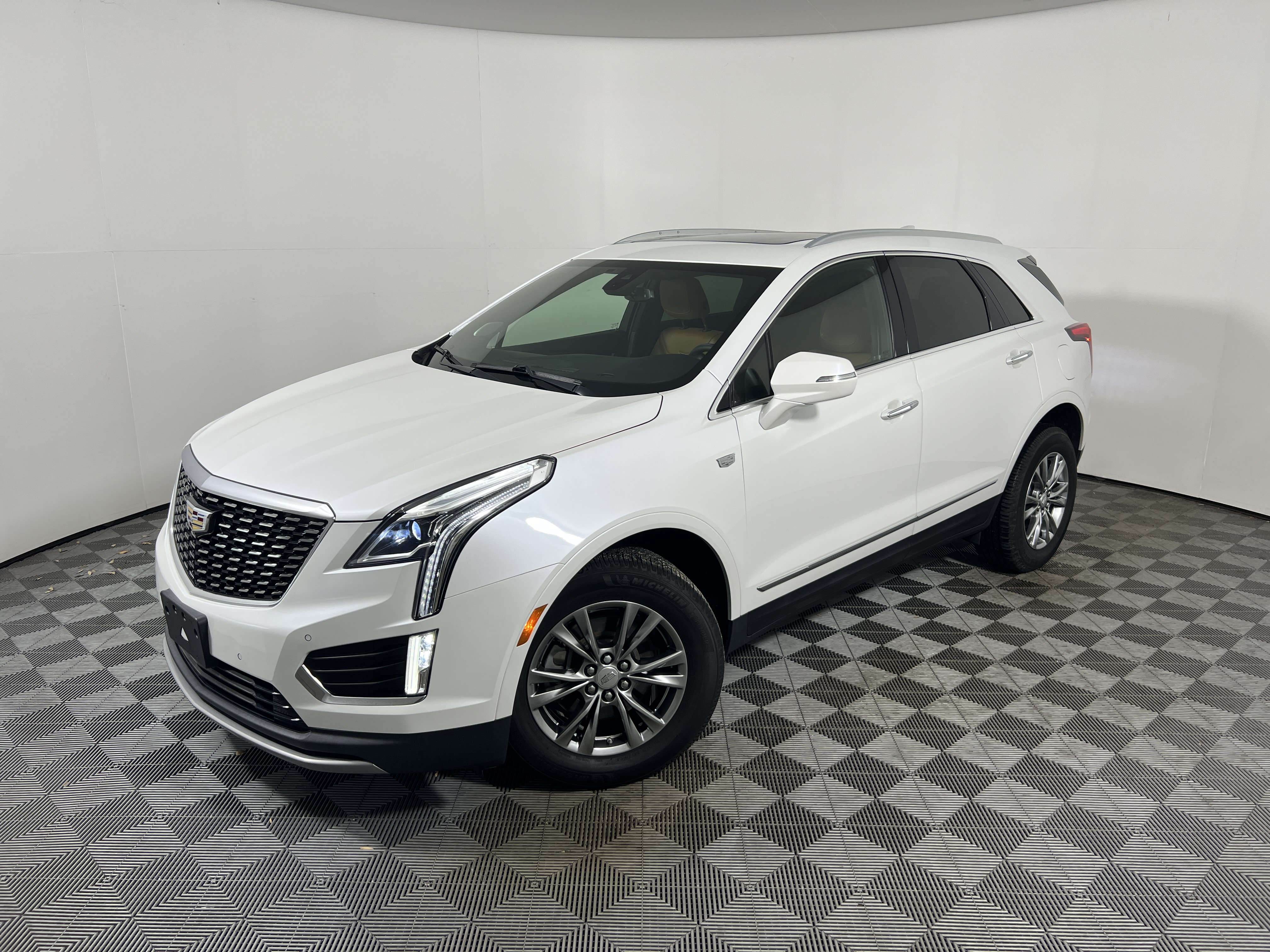 Used 2020 Cadillac XT5 Premium Luxury AWD/4WD image 1