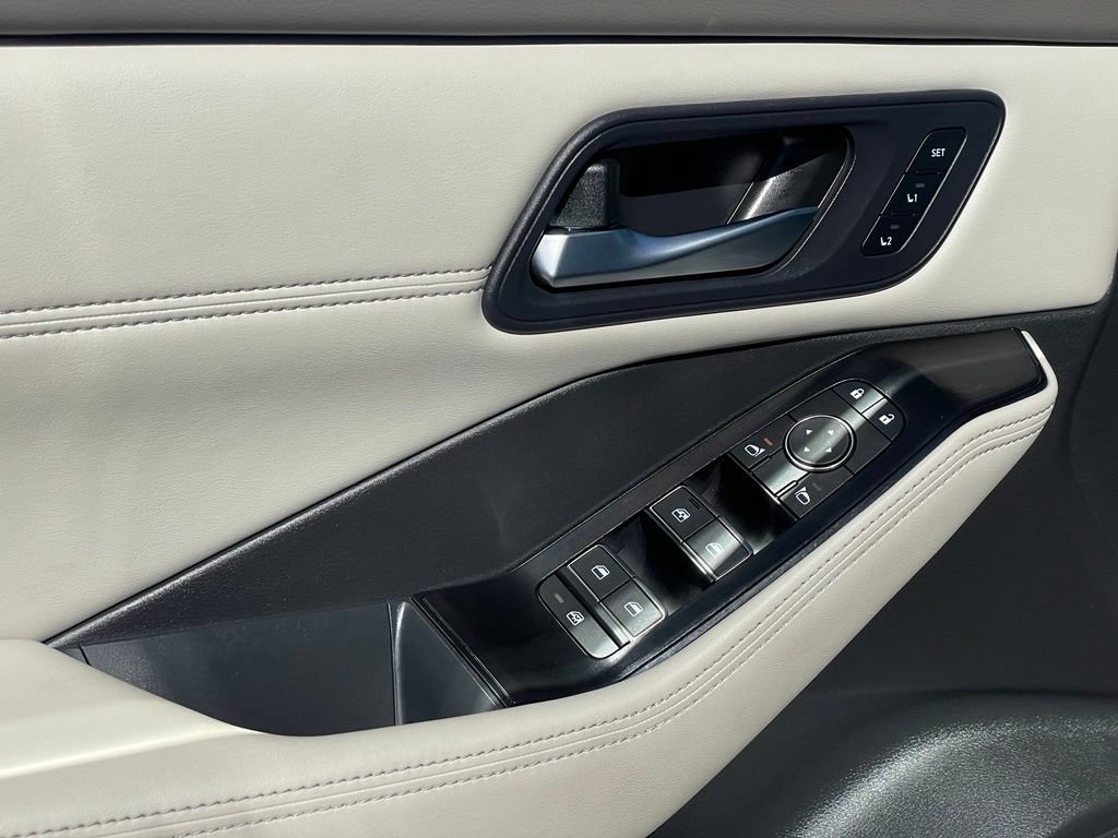 Certified 2023 Nissan Rogue SL AWD/4WD image 12