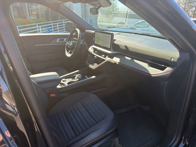 Used 2025 Ford Explorer ST-Line w/ ST-Line Street Pack AWD/4WD image 9