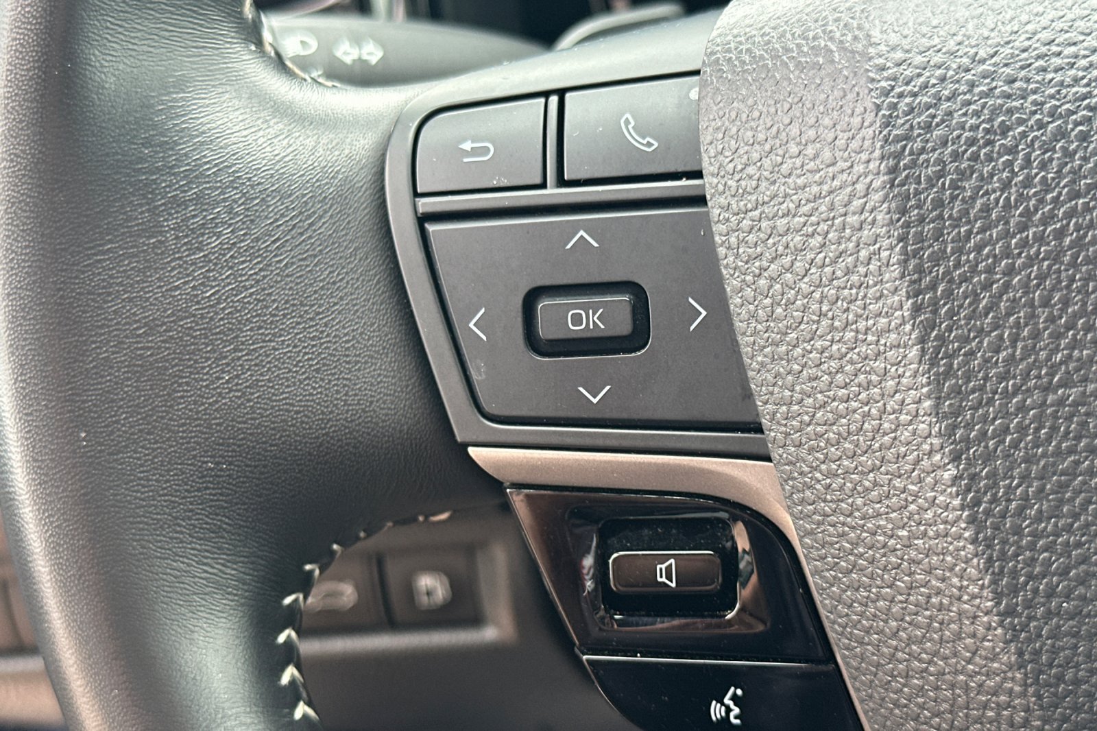 Certified 2025 Toyota Camry SE FWD image 27