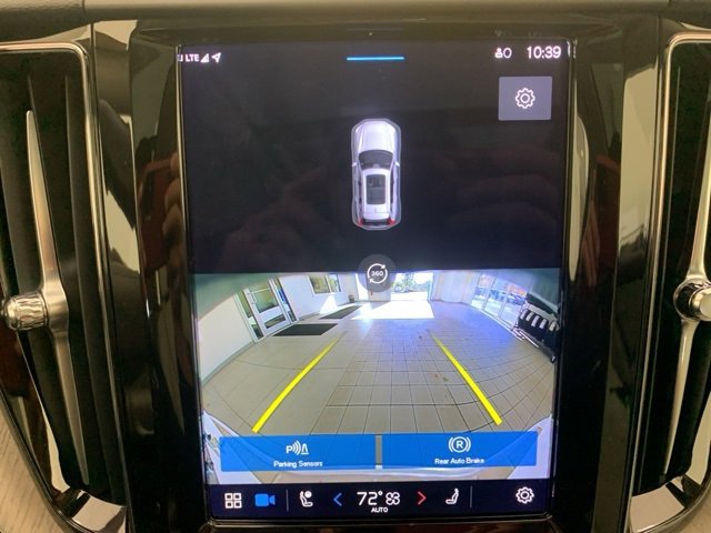 Certified 2023 Volvo XC60 B5 Plus w/ Protection Package Premier image 16