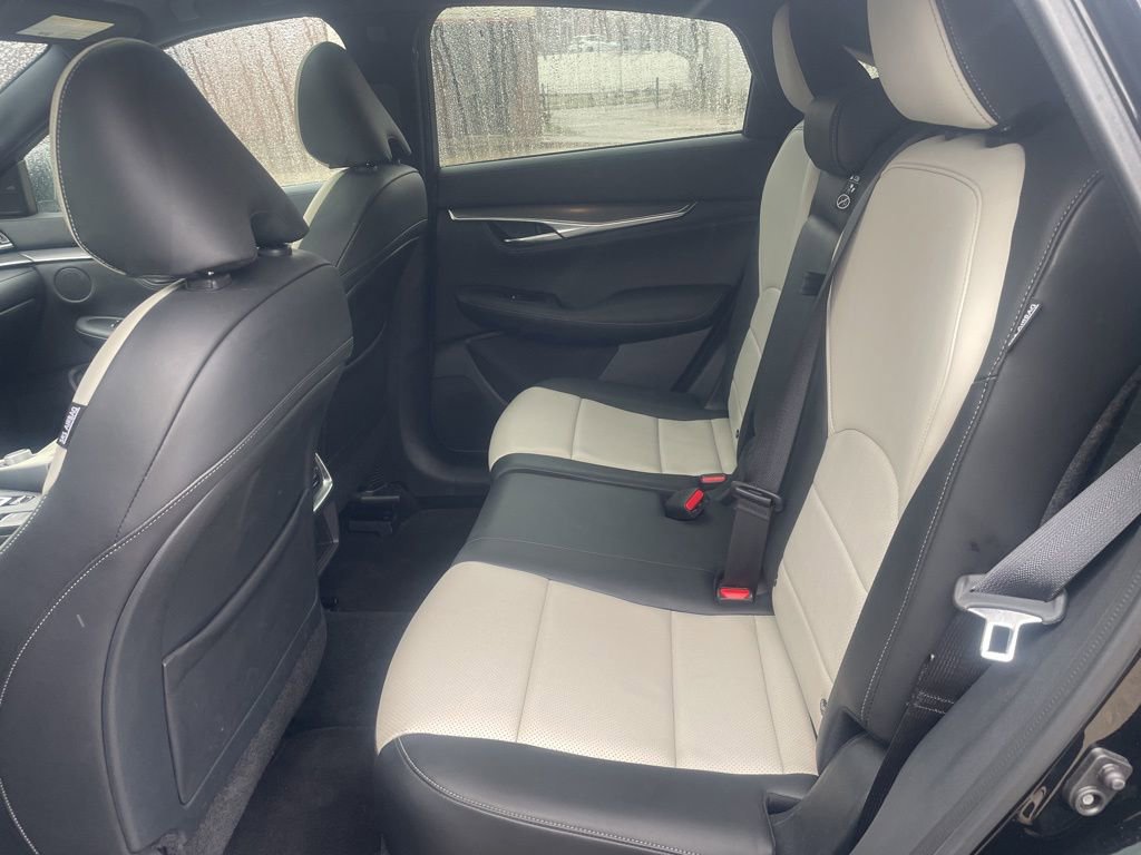 Used 2023 INFINITI QX55 Luxe w/ Cargo Package image 7