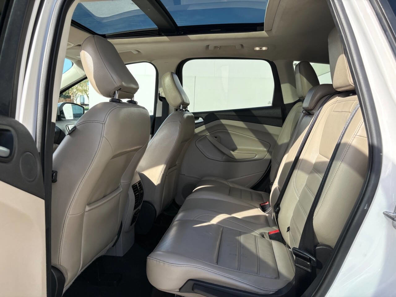 Used 2019 Ford Escape Titanium image 13