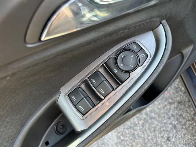 Used 2023 Chevrolet Malibu LT FWD image 19