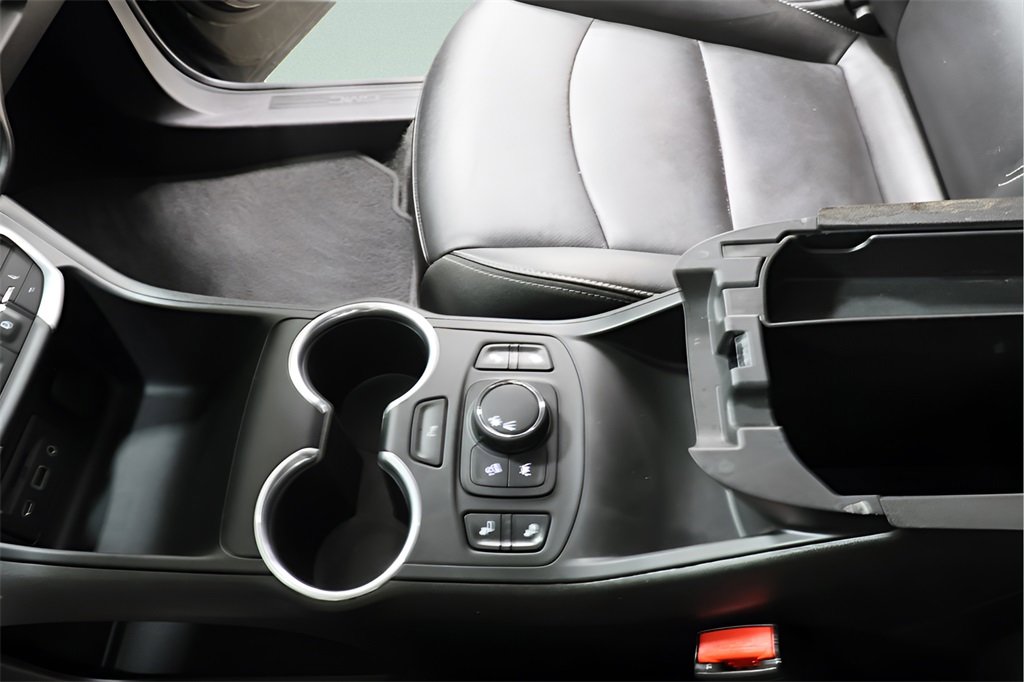 Used 2022 GMC Terrain SLT w/ Tech Package image 19