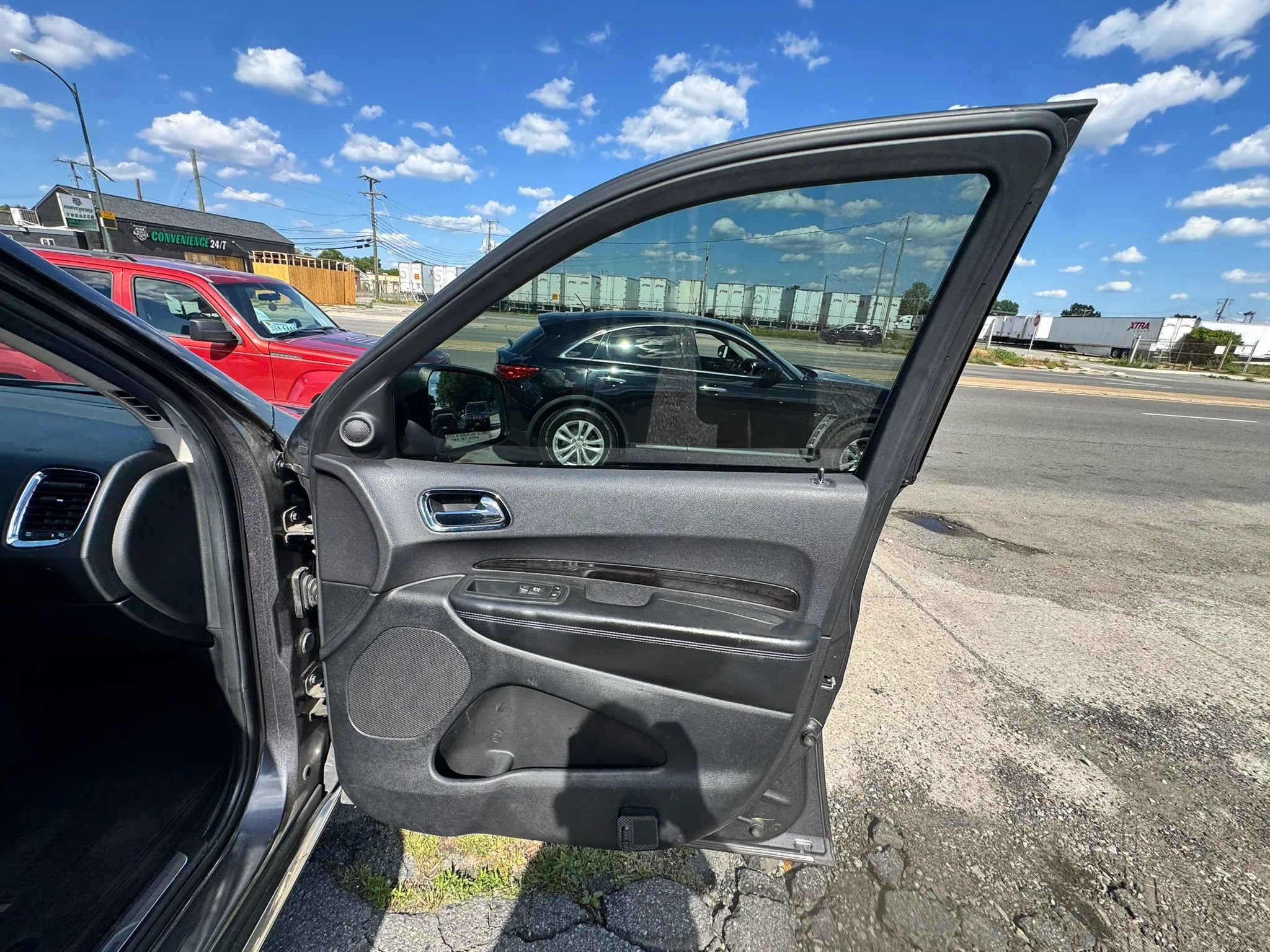 Used 2016 Dodge Durango Limited w/ Nav & Power Liftgate Group AWD/4WD image 18