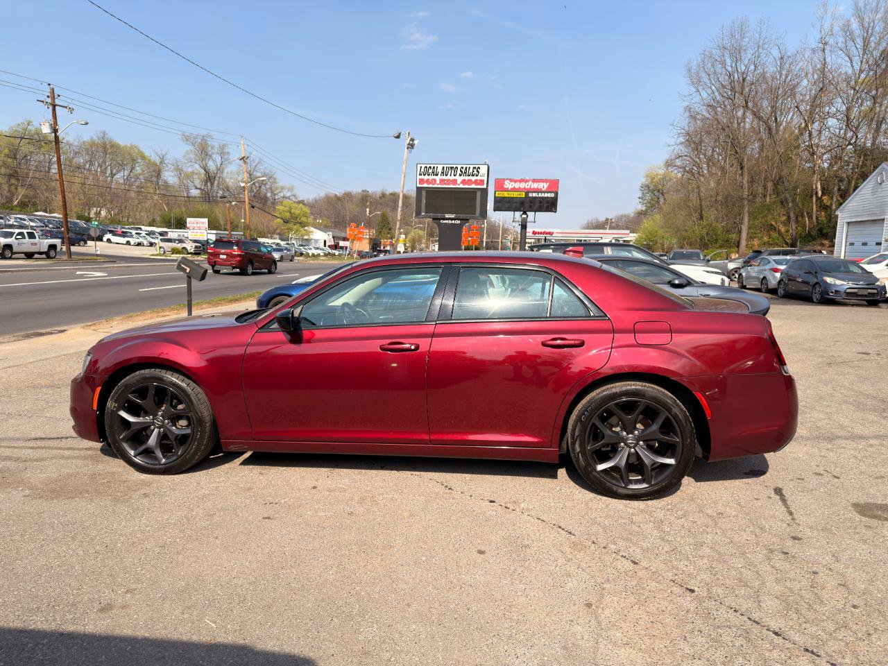 Used 2020 Chrysler 300 Touring w/ Sport Appearance Package image 8