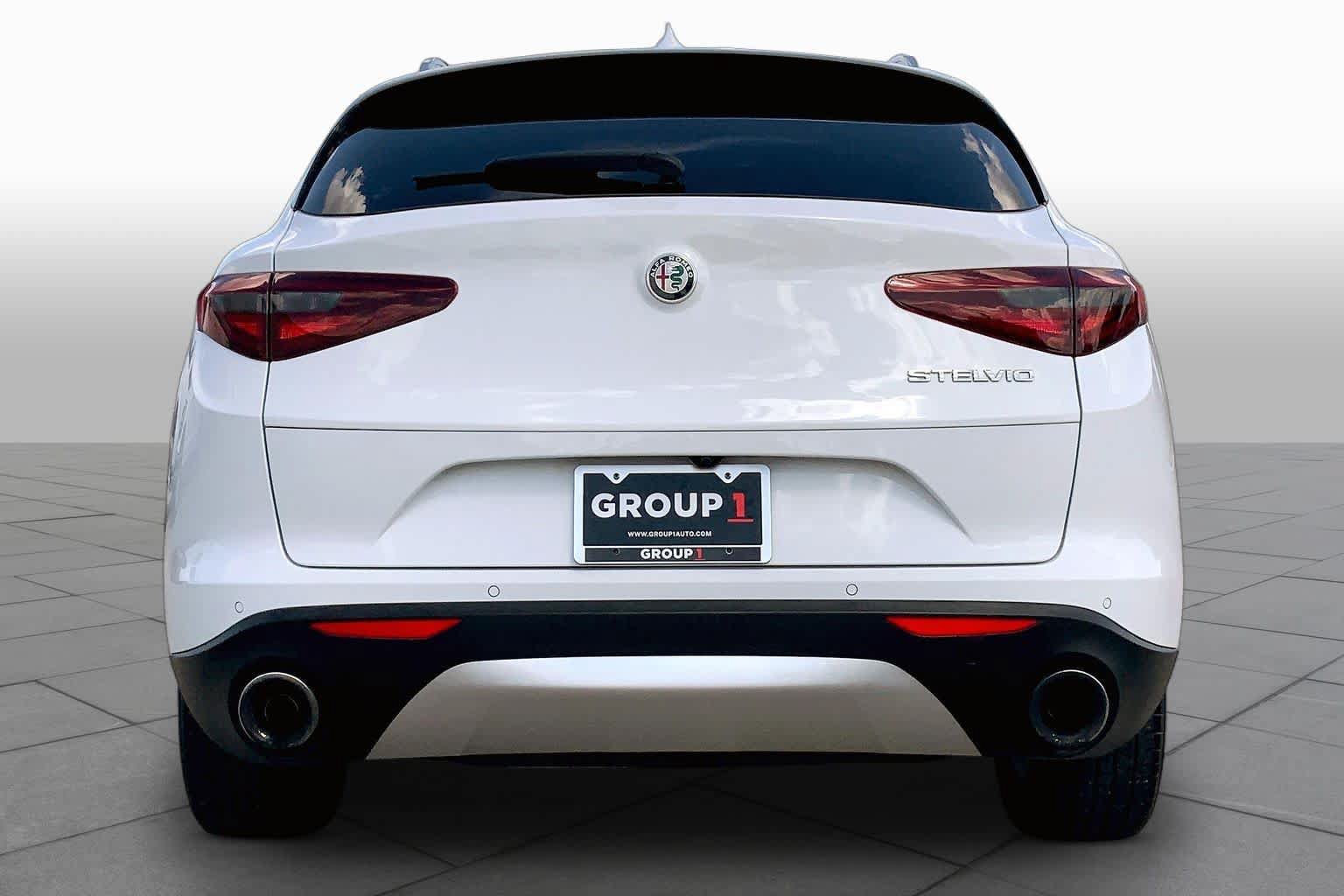 Used 2020 Alfa Romeo Stelvio RWD image 5