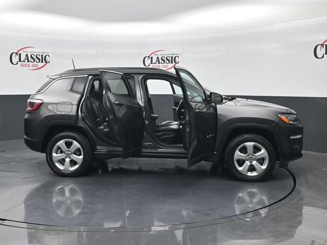 Used 2020 Jeep Compass Latitude w/ Cold Weather Group image 32