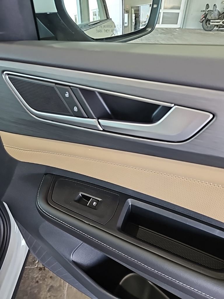 New 2026 Volkswagen Atlas Cross Sport SE image 12