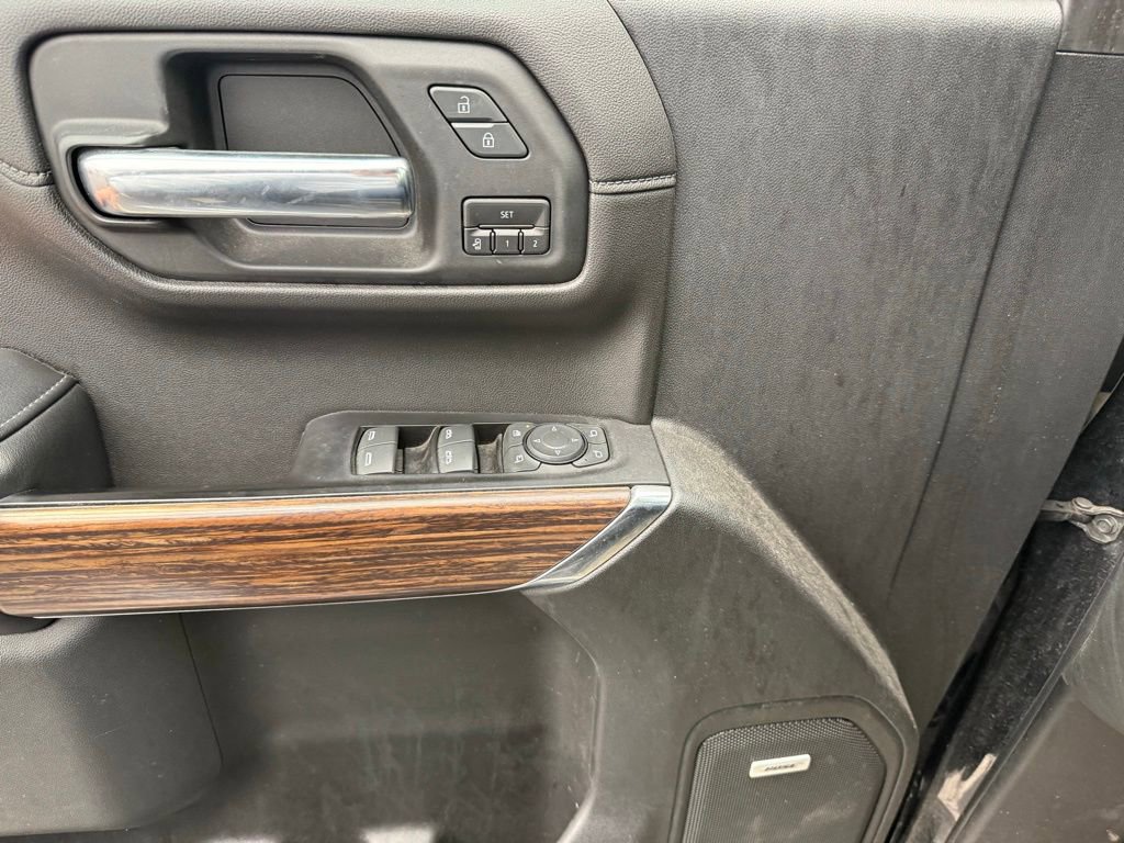 Used 2019 Chevrolet Silverado 1500 High Country w/ Technology Package image 12