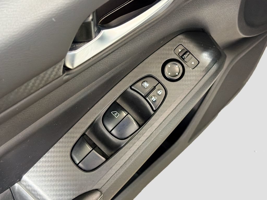 Used 2024 Nissan Altima 2.5 SV FWD image 18