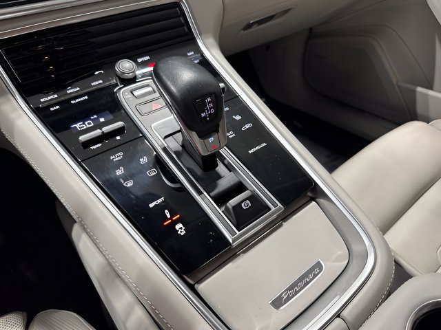 Used 2018 Porsche Panamera 4S AWD/4WD image 26