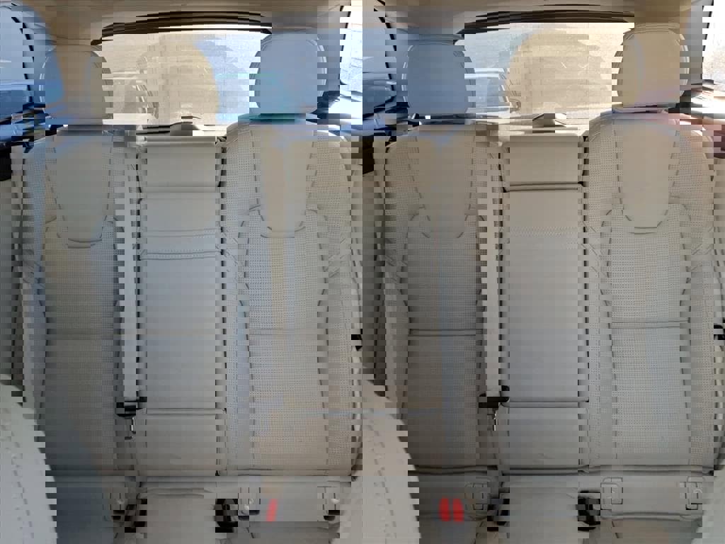 Used 2021 Volvo XC60 T5 Inscription w/ Advanced Package image 18