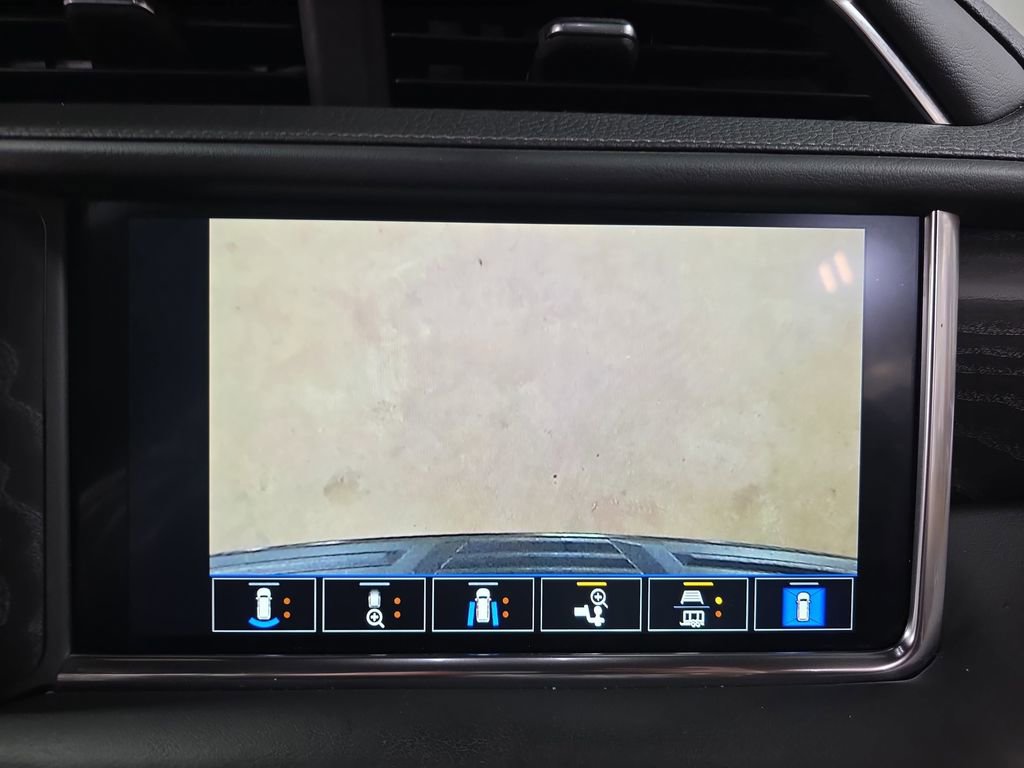 Used 2022 GMC Yukon XL Denali image 27