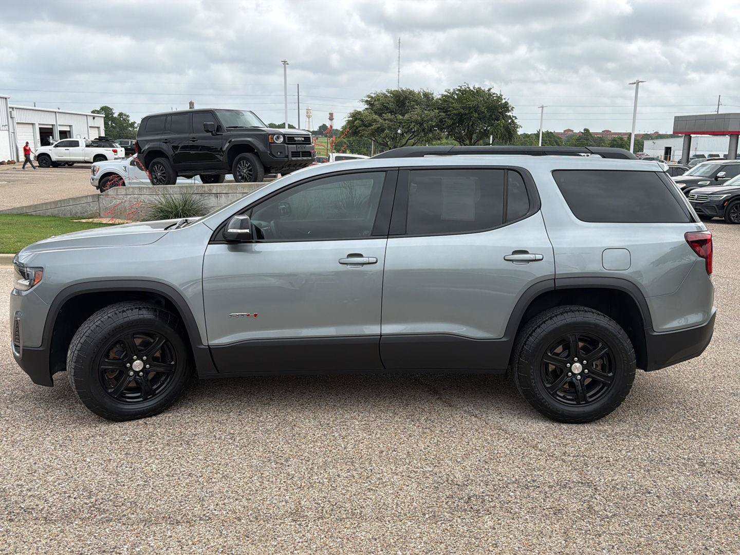 Used 2023 GMC Acadia AT4 w/ Technology Package AWD/4WD image 6