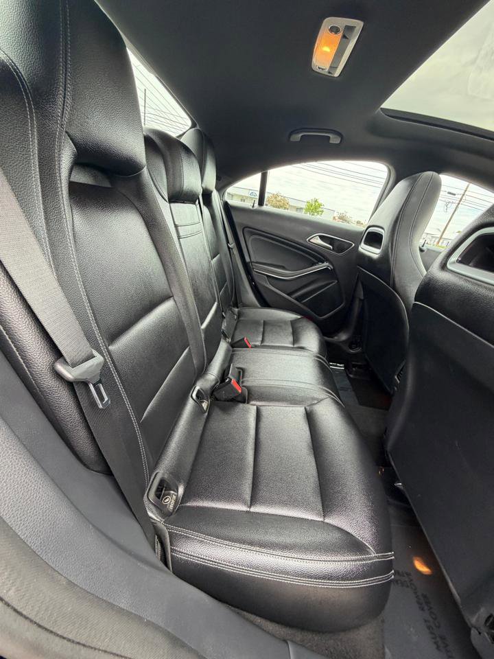 Used 2018 Mercedes-Benz CLA 250 4MATIC image 24
