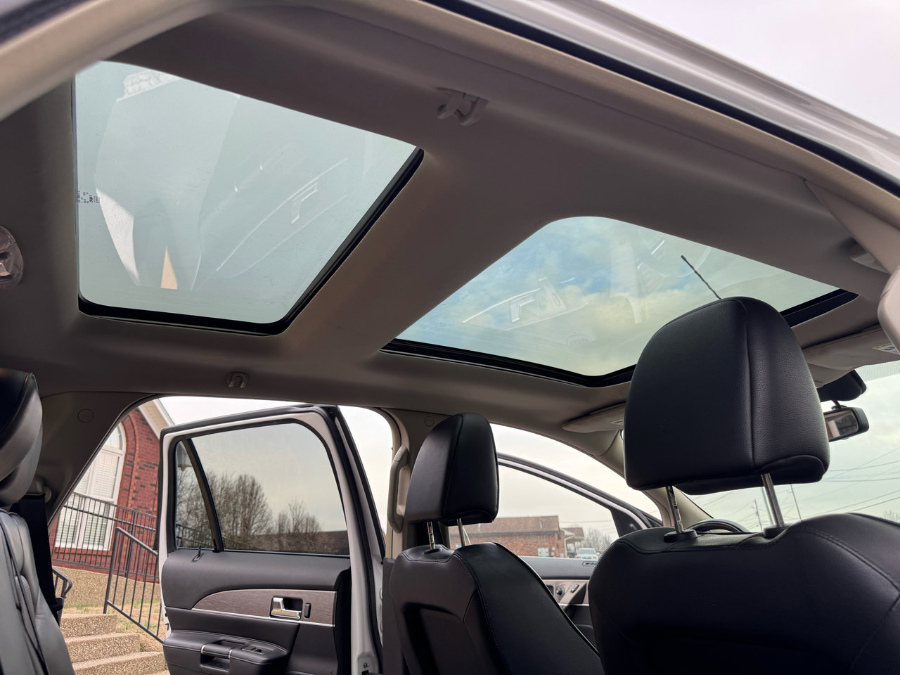 Used 2011 Lincoln MKX AWD w/ 102A Rapid Spec Order Code image 31