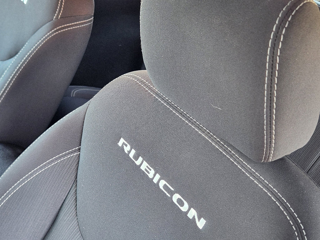 Used 2015 Jeep Wrangler Rubicon w/ Power Convenience Group image 15