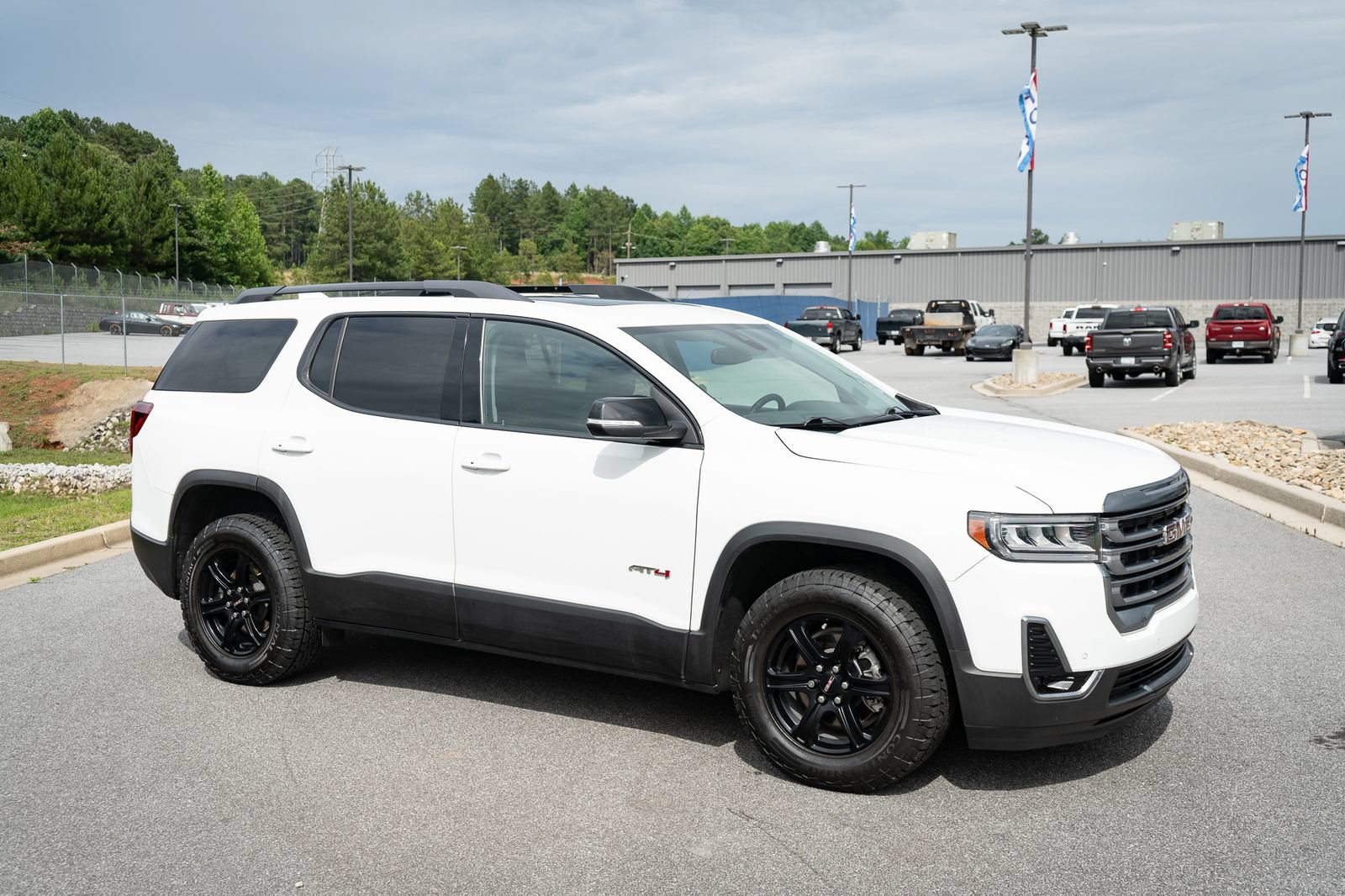 Used 2022 GMC Acadia AT4 w/ Preferred Package AWD/4WD image 12