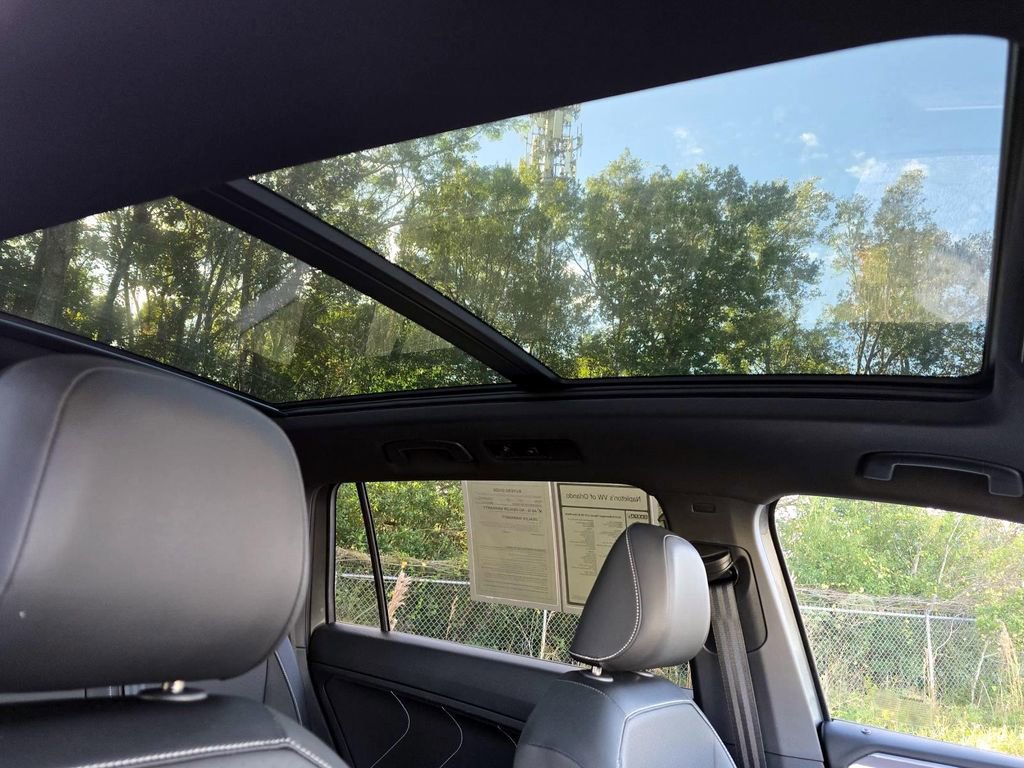 Used 2024 Volkswagen Tiguan SE R-Line image 36