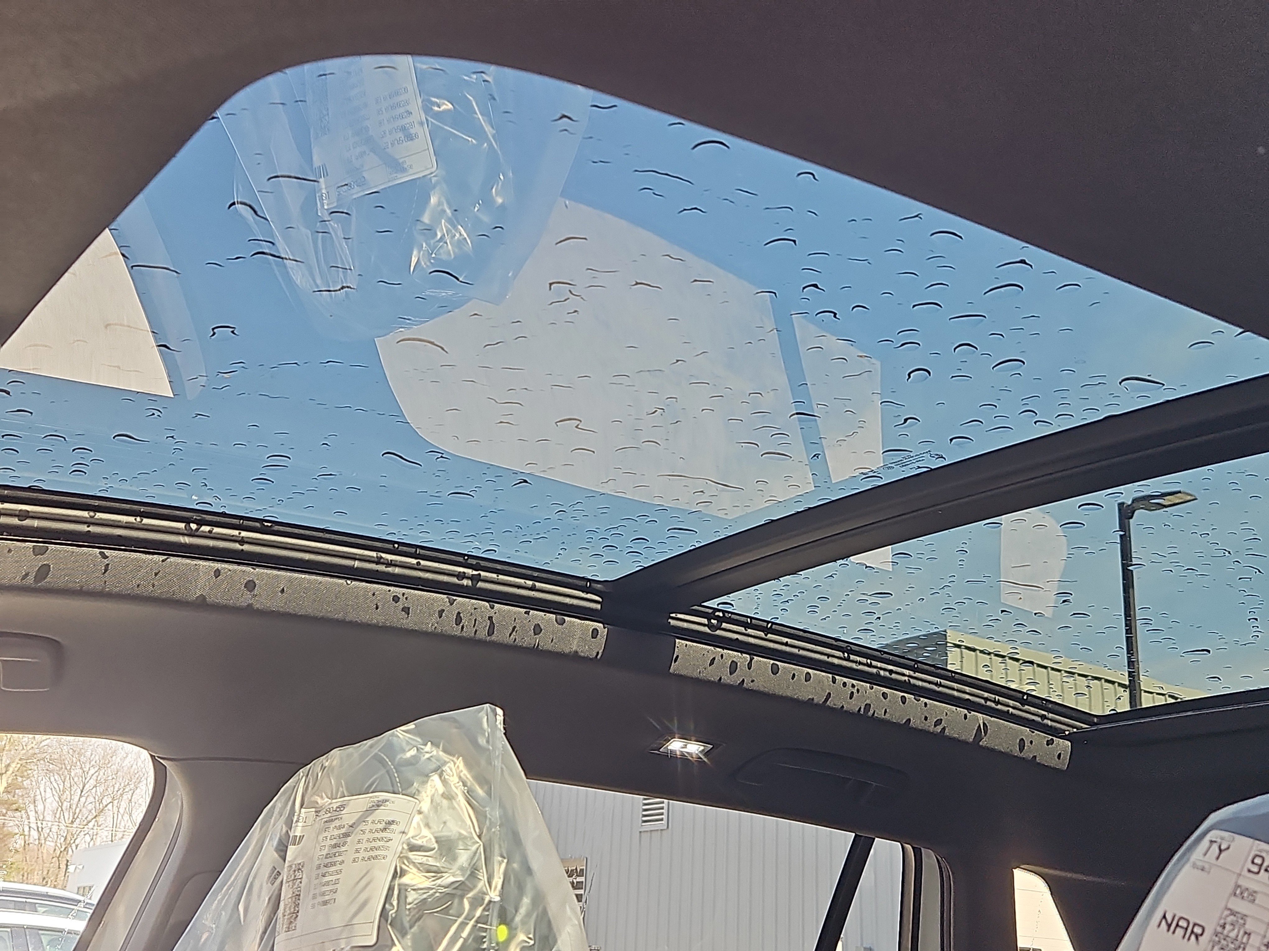 New 2026 Volkswagen Tiguan SE R-Line image 8