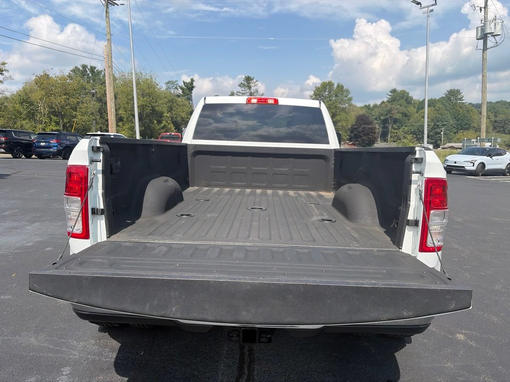 Used 2024 RAM 3500 Tradesman w/ Chrome Appearance Group AWD/4WD image 30