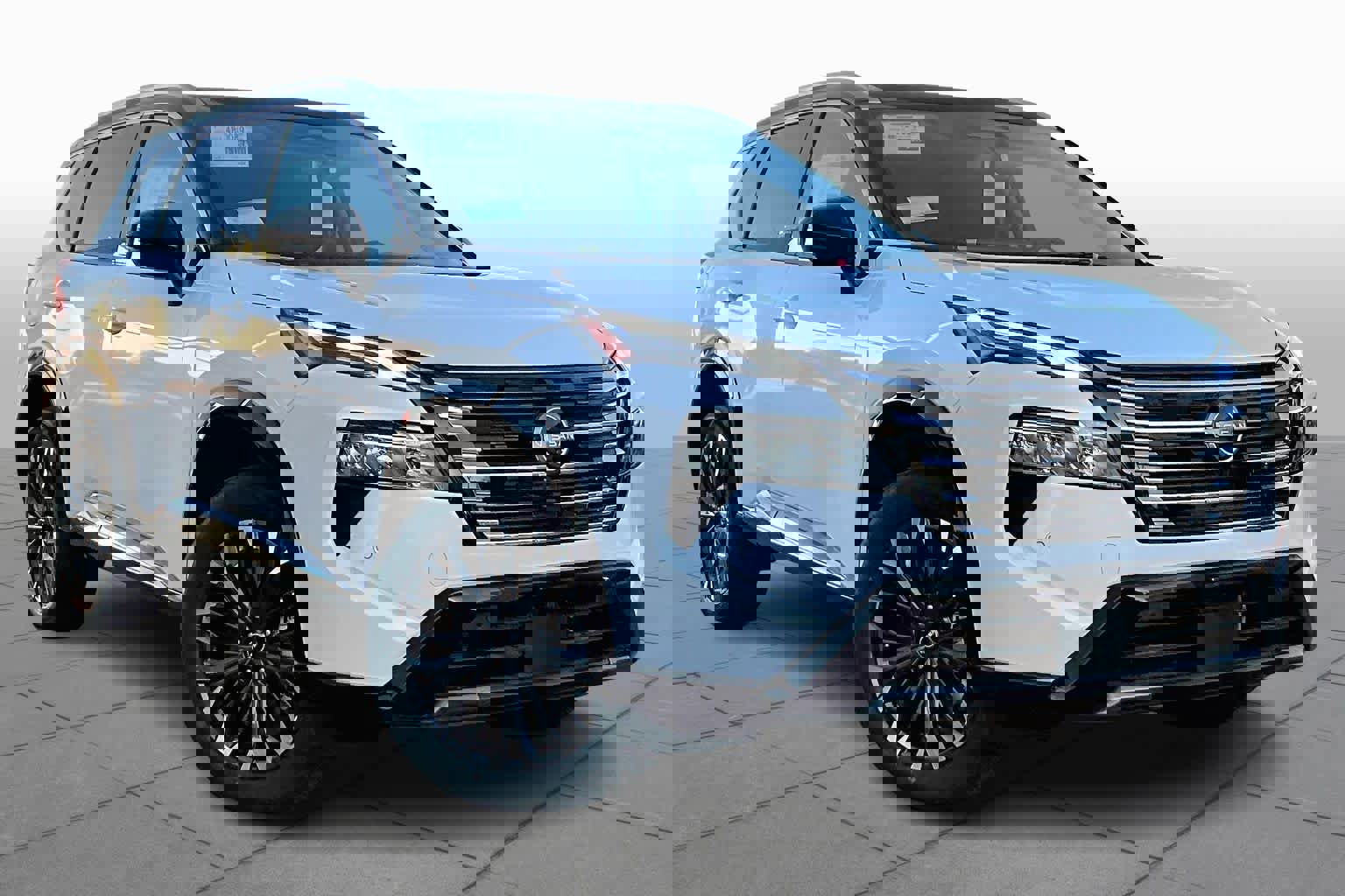 New 2026 Nissan Rogue Platinum w/ Tech Package image 2