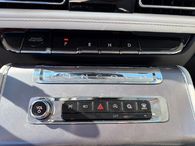 New 2027 Lincoln Aviator AWD image 33