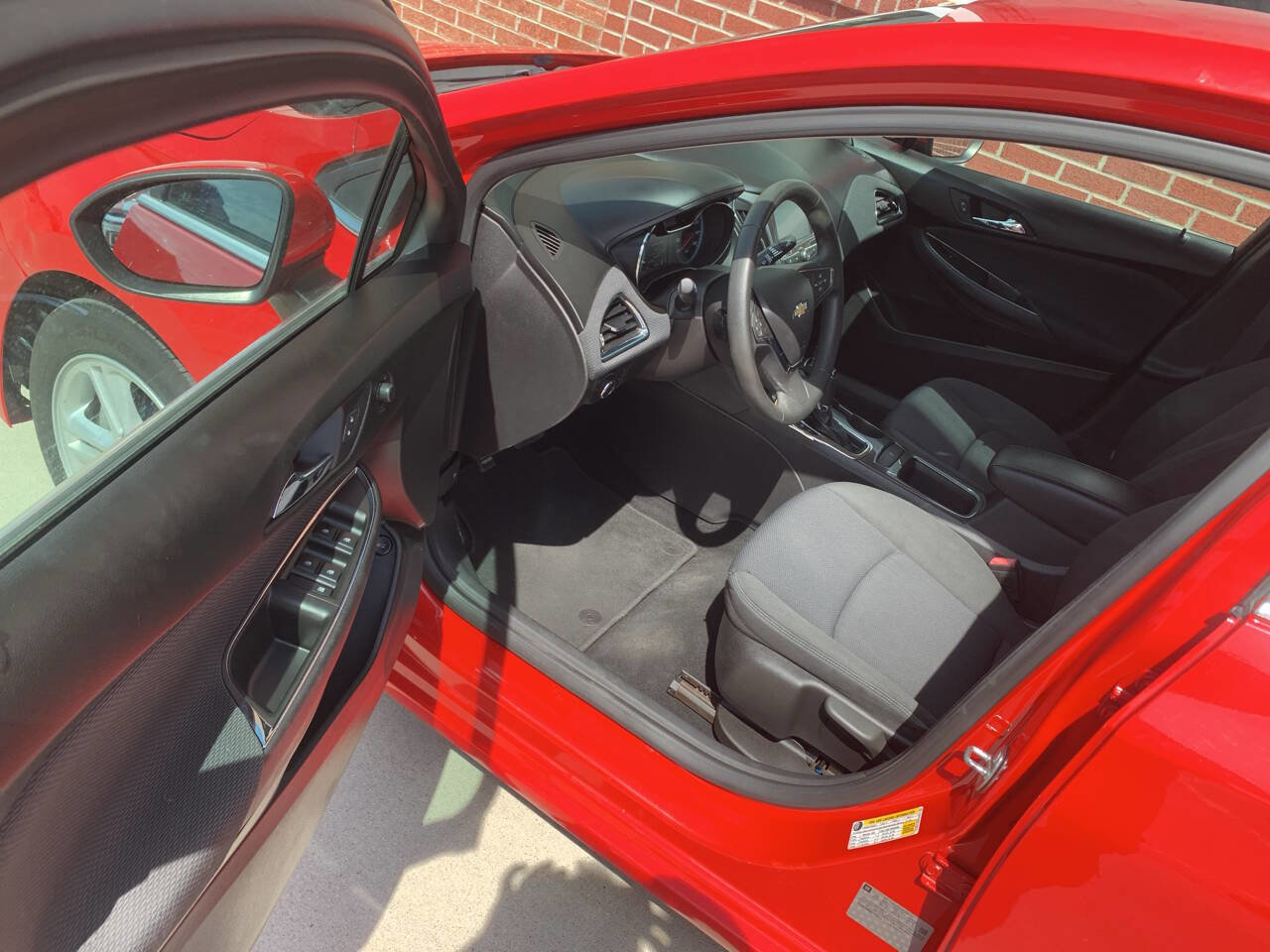 Used 2016 Chevrolet Cruze LT image 11