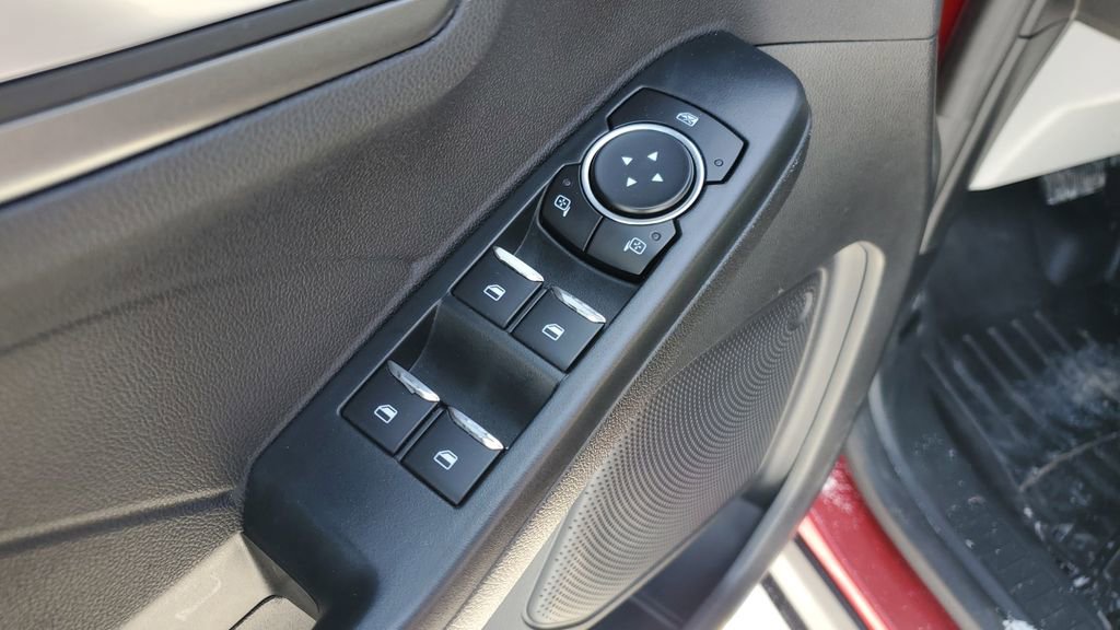 Used 2023 Ford Escape SE image 6